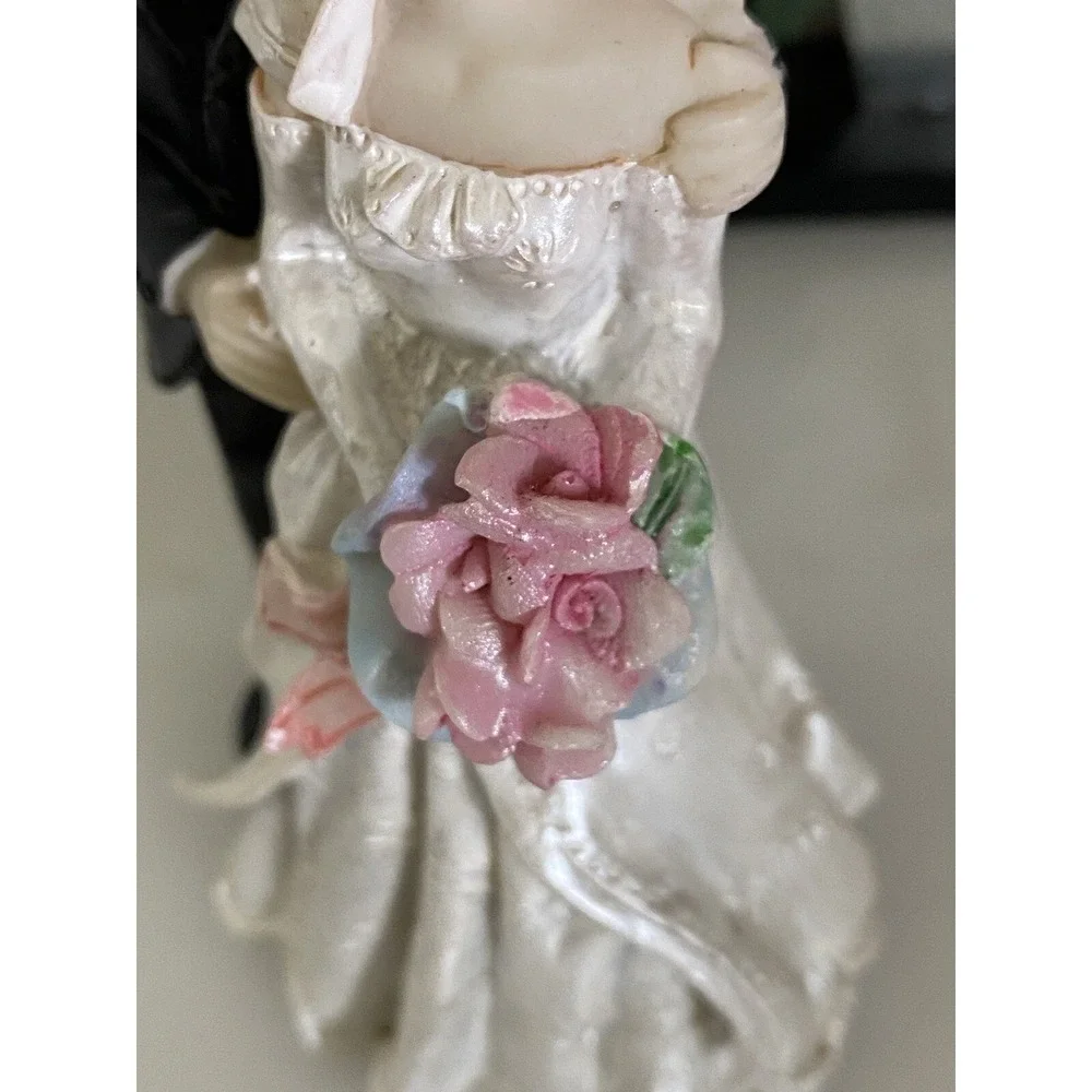 Vintage Shabby Chic Wedding Bride and Groom Resin‎ Wedding Cake Topper 5.5